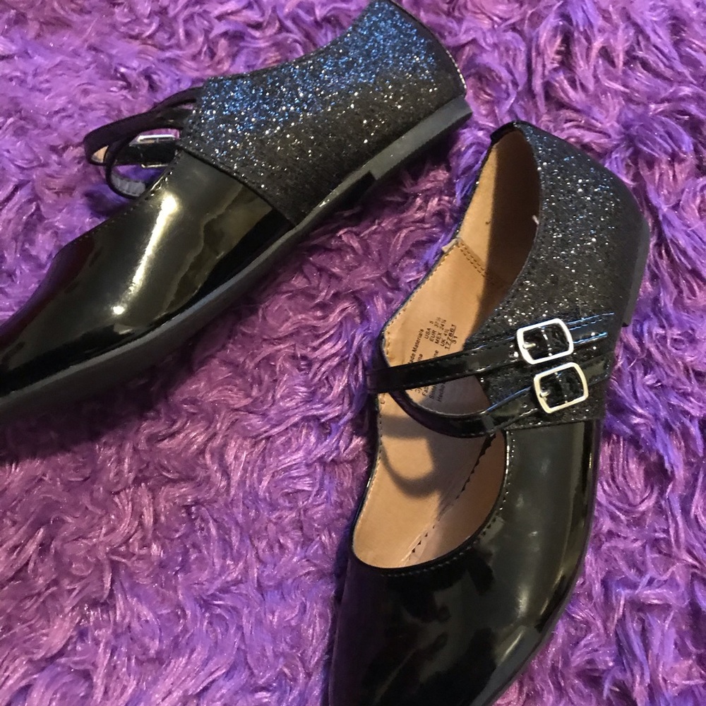 Ladies black flats American Eagle